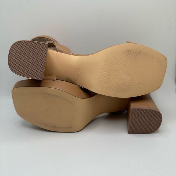 CUSHIONAIRE Women's platform dress sandal +Memory Foam 7 NUDE - Picture 5 of 7